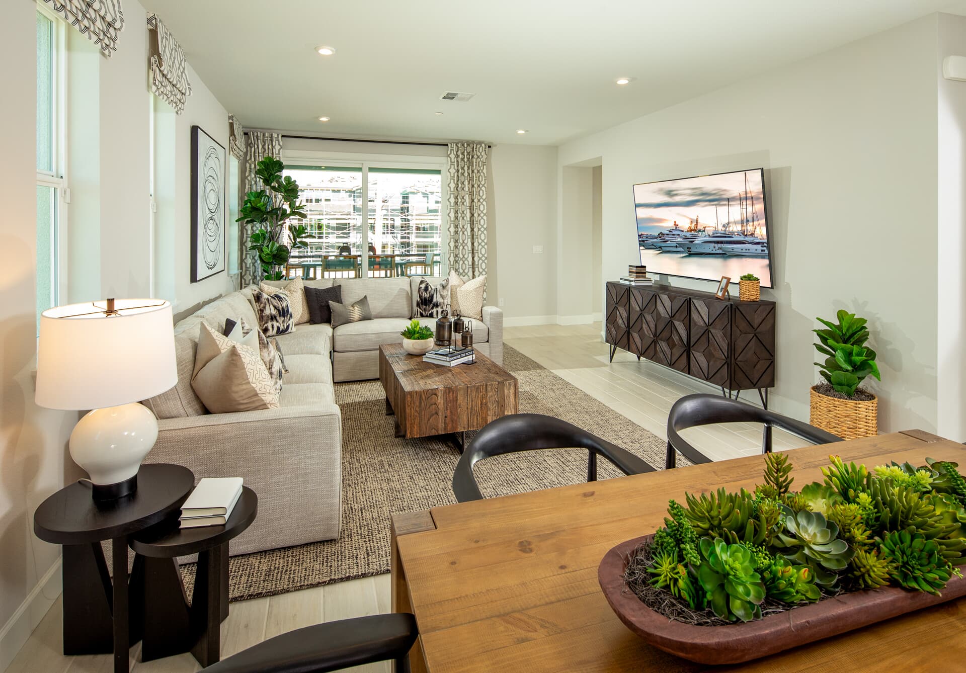 moonstone-residence-3-dining-room-to-great-room